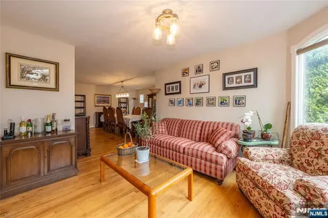 35 Turnberry Road Little Falls NJ 07424