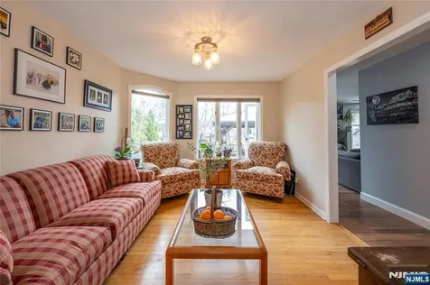 35 Turnberry Road Little Falls NJ 07424