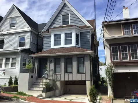 21 Valley Place Edgewater NJ 07020