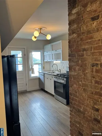 21 Valley Place Edgewater NJ 07020
