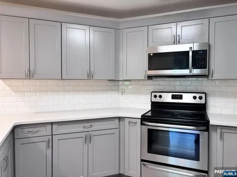 544 Ridge Lane Fort Lee NJ 07024