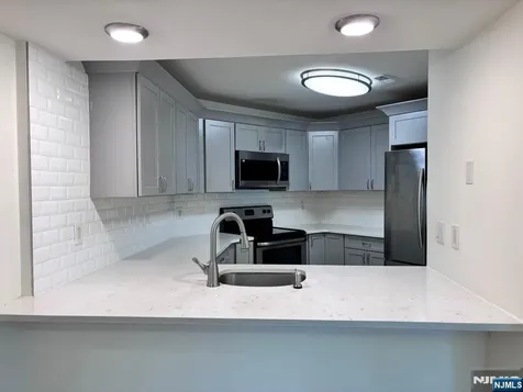 544 Ridge Lane Fort Lee NJ 07024