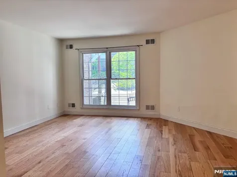 544 Ridge Lane Fort Lee NJ 07024