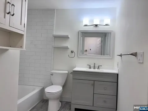 544 Ridge Lane Fort Lee NJ 07024