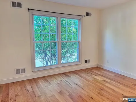 544 Ridge Lane Fort Lee NJ 07024