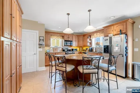 395 Wood Ridge Avenue Wood Ridge NJ 07075