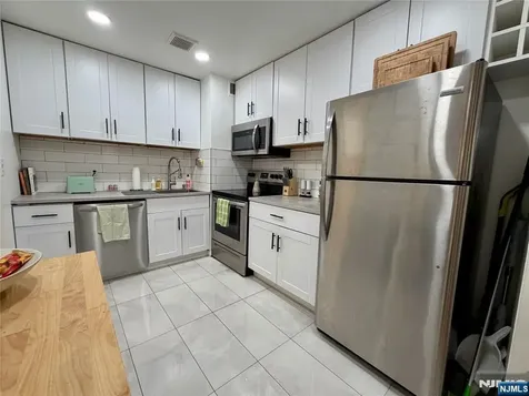 1111 River Road Edgewater NJ 07020
