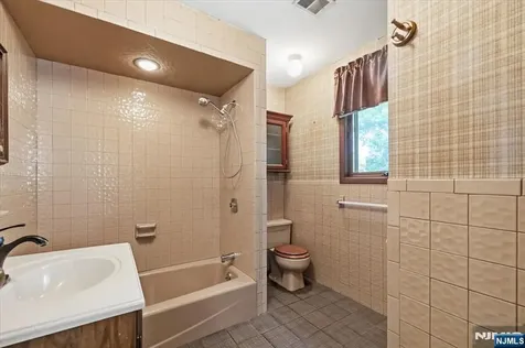 35 Lindley Avenue Tenafly NJ 07670