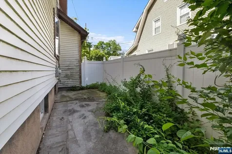 35 Lindley Avenue Tenafly NJ 07670