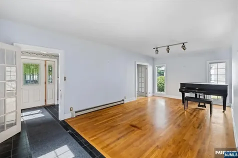 35 Lindley Avenue Tenafly NJ 07670