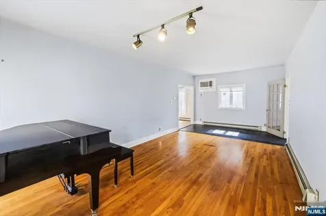35 Lindley Avenue Tenafly NJ 07670