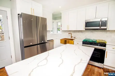 25 Windsor Drive Dumont NJ 07628