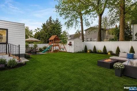 25 Windsor Drive Dumont NJ 07628