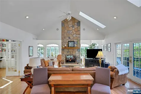 15 Skytop Drive Denville Township NJ 07834
