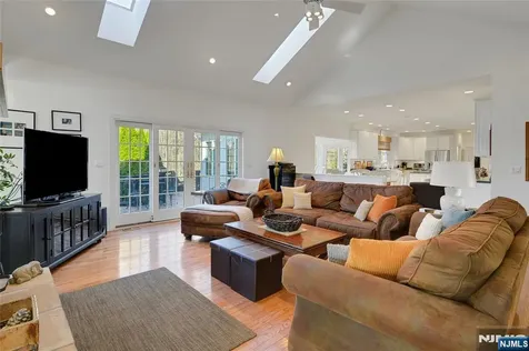 15 Skytop Drive Denville Township NJ 07834