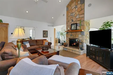 15 Skytop Drive Denville Township NJ 07834