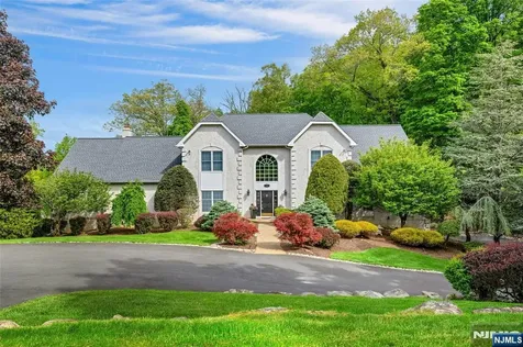 15 Skytop Drive Denville Township NJ 07834