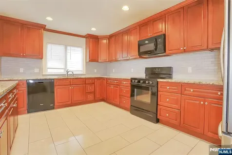20 Franklin Avenue Wallington NJ 07057