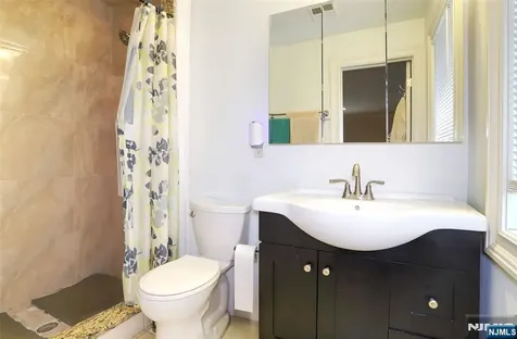 20 Franklin Avenue Wallington NJ 07057