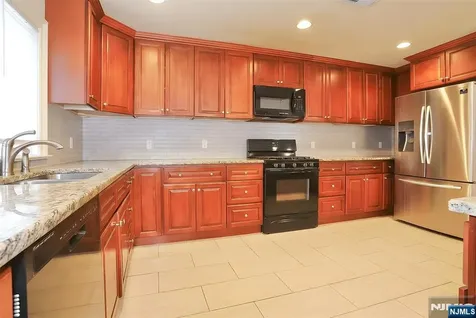 20 Franklin Avenue Wallington NJ 07057