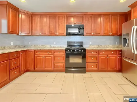 20 Franklin Avenue Wallington NJ 07057