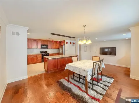 20 Franklin Avenue Wallington NJ 07057