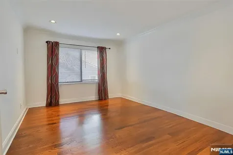 20 Franklin Avenue Wallington NJ 07057