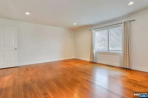 20 Franklin Avenue Wallington NJ 07057