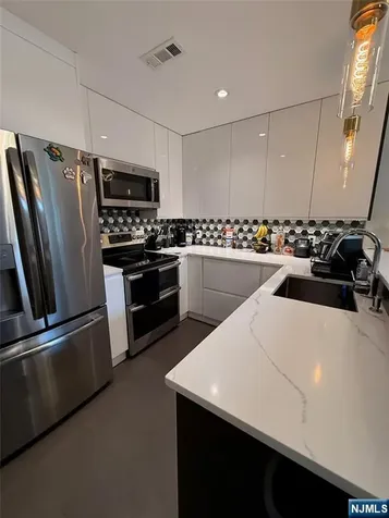 50 Red Oak Terrace Jefferson Township NJ 07438