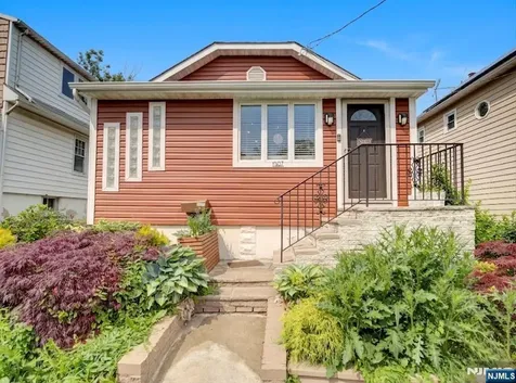 1507 Hiawatha Avenue Hillside NJ 07205