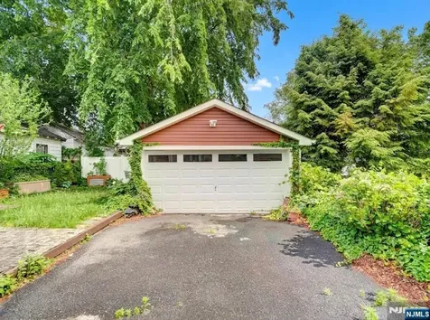 1507 Hiawatha Avenue Hillside NJ 07205