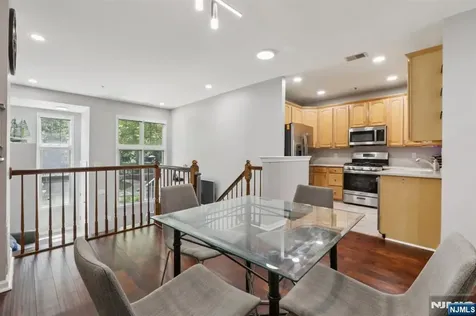 351 Oswego Court West New York NJ 07093