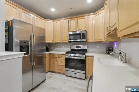 351 Oswego Court West New York NJ 07093