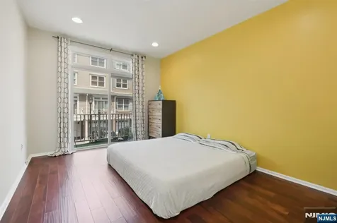 351 Oswego Court West New York NJ 07093