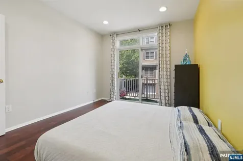 351 Oswego Court West New York NJ 07093