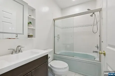 351 Oswego Court West New York NJ 07093