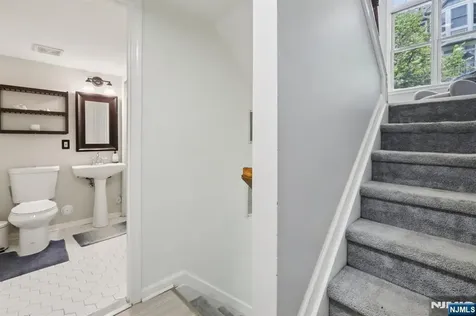351 Oswego Court West New York NJ 07093