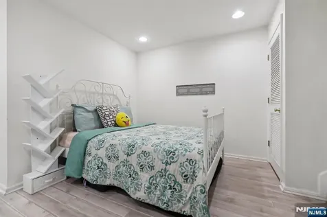 351 Oswego Court West New York NJ 07093