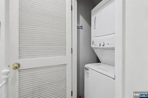 351 Oswego Court West New York NJ 07093