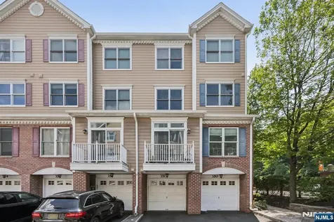 351 Oswego Court West New York NJ 07093