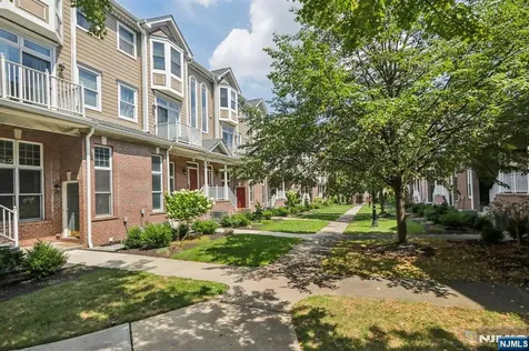 351 Oswego Court West New York NJ 07093