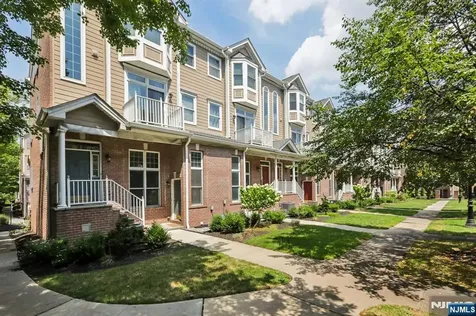 351 Oswego Court West New York NJ 07093