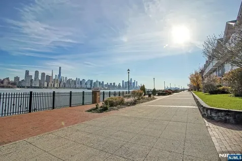 351 Oswego Court West New York NJ 07093