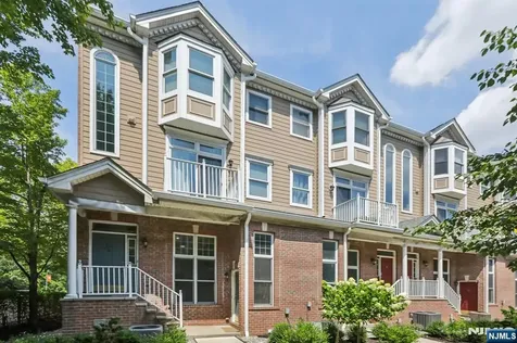 351 Oswego Court West New York NJ 07093