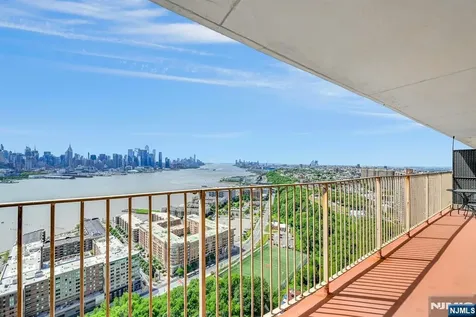 6040 Boulevard East West New York NJ 07093
