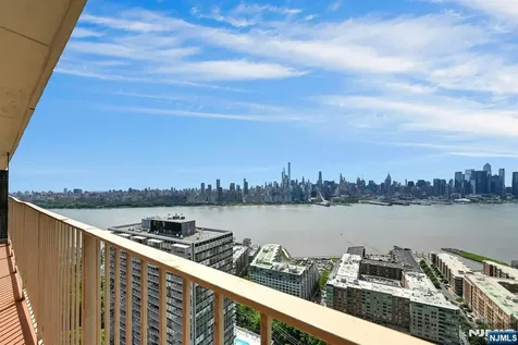 6040 Boulevard East West New York NJ 07093