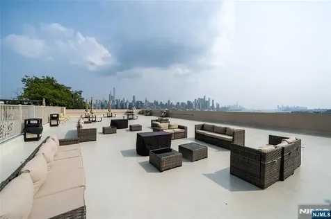 6040 Boulevard East West New York NJ 07093