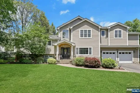 711 Pine Lake Drive Twp Of Washington NJ 07676