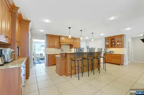 711 Pine Lake Drive Twp Of Washington NJ 07676