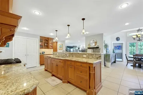 711 Pine Lake Drive Twp Of Washington NJ 07676